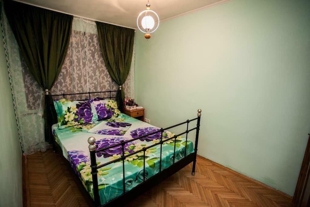 Strada Ion Campineanu Nr 27 , Bloc 7 * Bucureşti